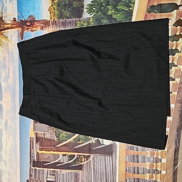 Giorgio Armani Pinstripe Skirt Size 2 - Picture 3 of 4